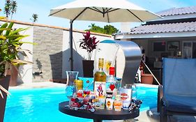 Pousada Captain Morgan Pontal do Sul com Piscina